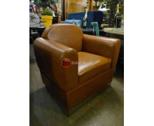 Кресло Камелот выполнен из натуральной кожи окрашенный в коричневый цвет. Размер: 83х64х84 в наличии 4 шт