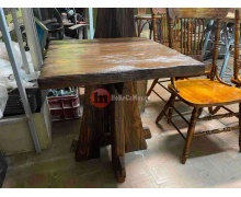 Стол обеденный - стол со столешницей из массива дерева расположенной на высоте 780 мм, удобной для приема пищи. Размер: 700х700 мм количество 4 шт. цена за 1 шт