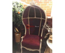Кресло Трон бордового цвета с высокой изолирующей спинкой. Каркас дерево, ткань  велюр.