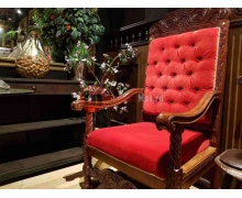 Кресло трон ручной работы каркас выполнен масива дерева обшит красным бархатом. Хорошо впишется в любое мероприятие для вечеринок, свадьб, приемов. Размер: 600х700х1360 мм