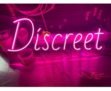 Вывеска неоновая "Discreet"